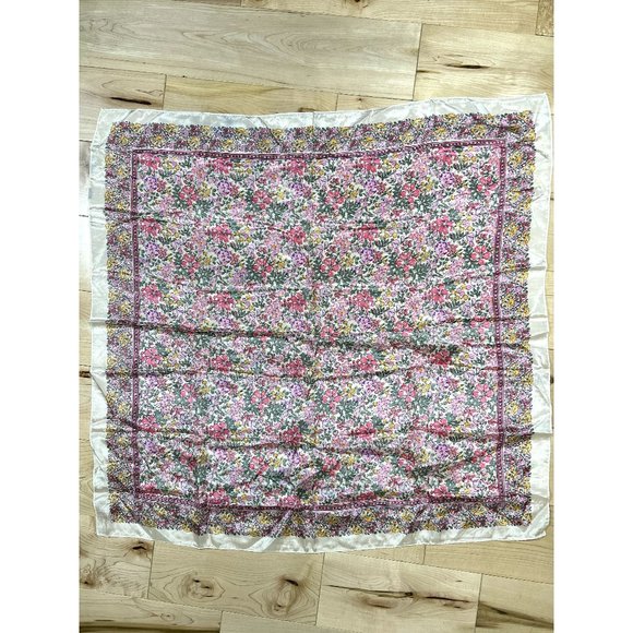 Gorgeous Mini Floral Design‎ Scarf - Picture 1 of 4